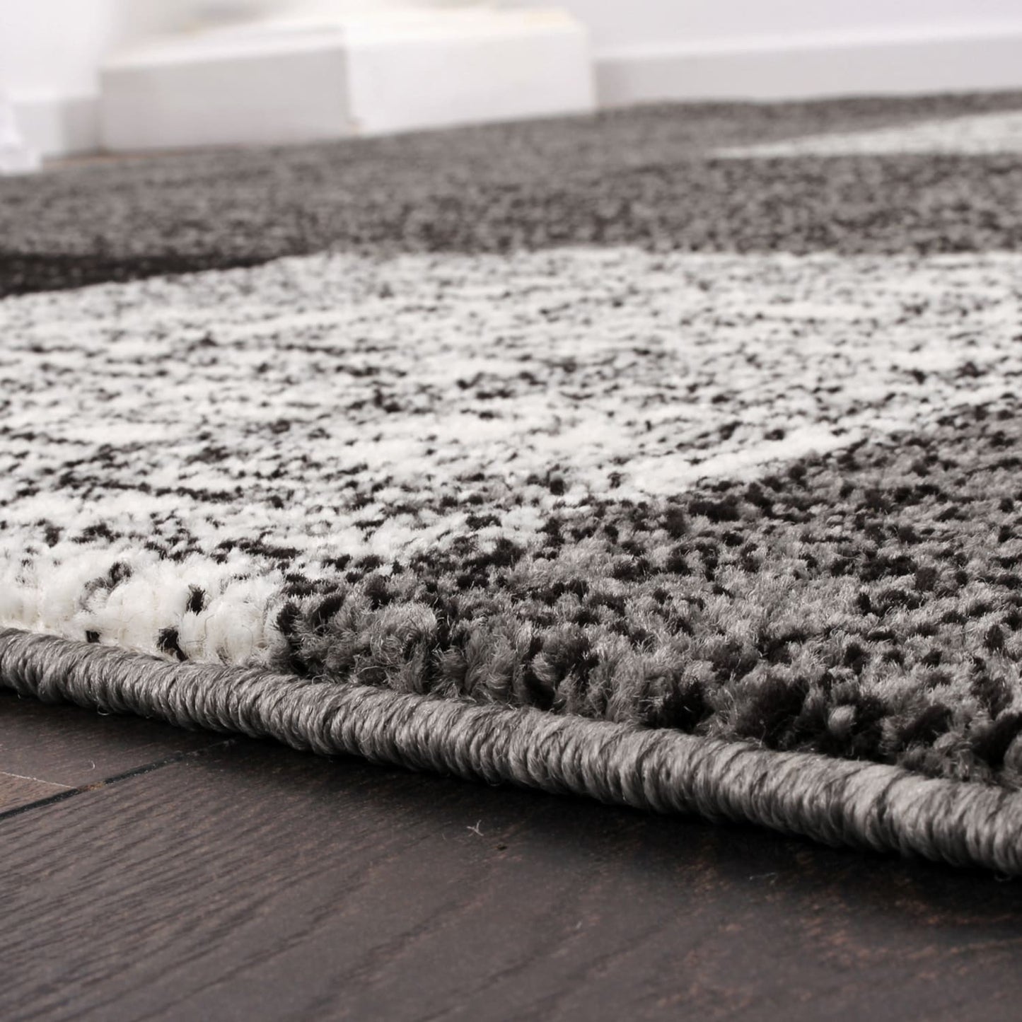 Comfortable Grey Rug Perfect for Heated Floors