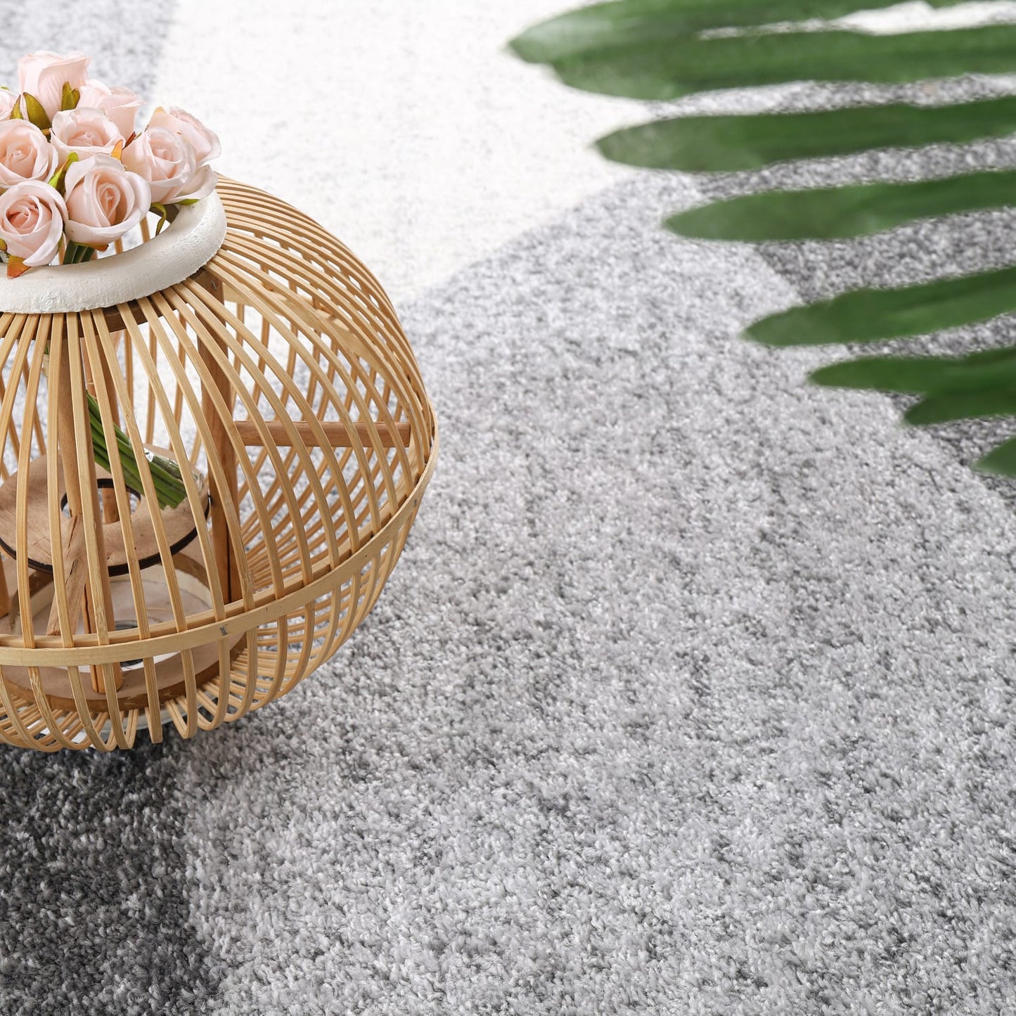 Elegant Gray Indoor Rug with Jute Backing and Plush 8mm Pile