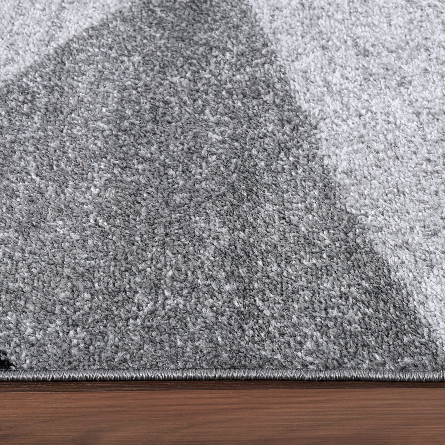 Elegant Gray Indoor Rug with Jute Backing and Plush 8mm Pile