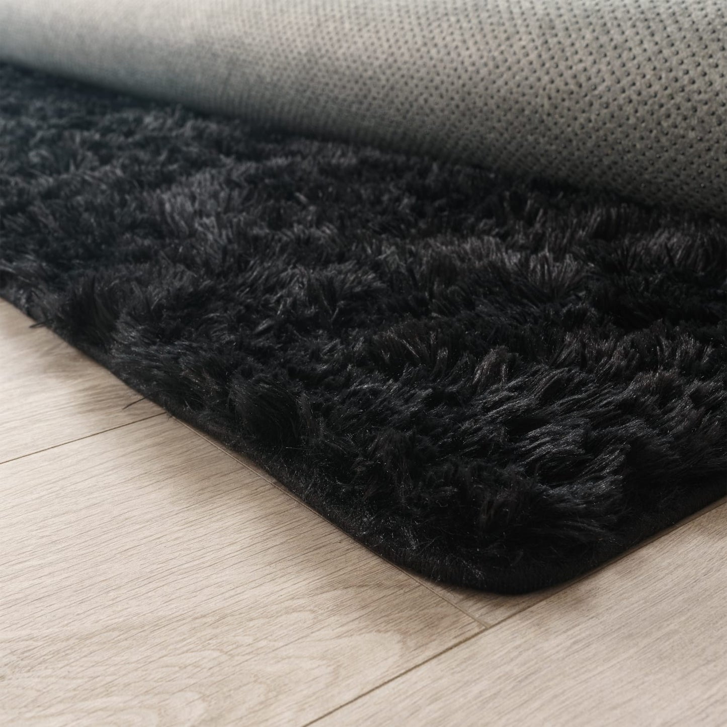 Black Plush Carpet for Indoor Use with Underfloor Heating