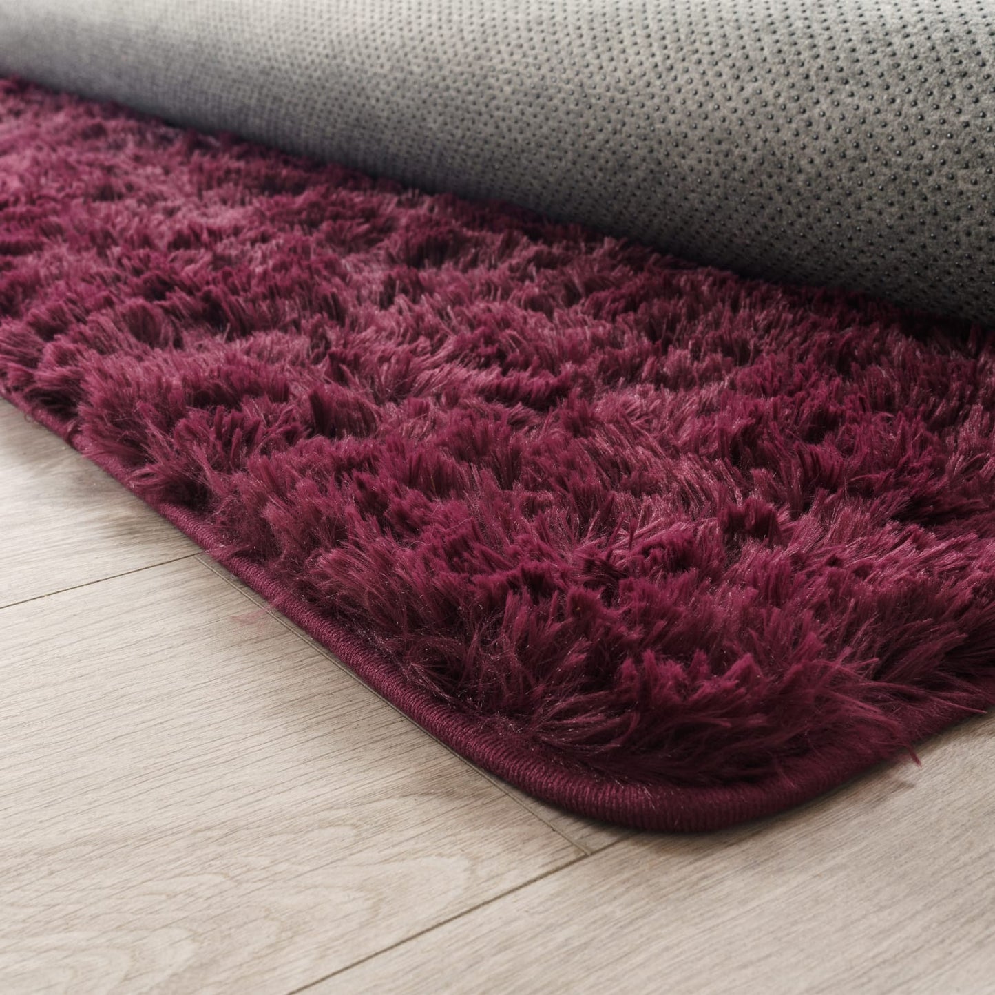Purple Plush Carpet for Indoor Use with Underfloor Heating