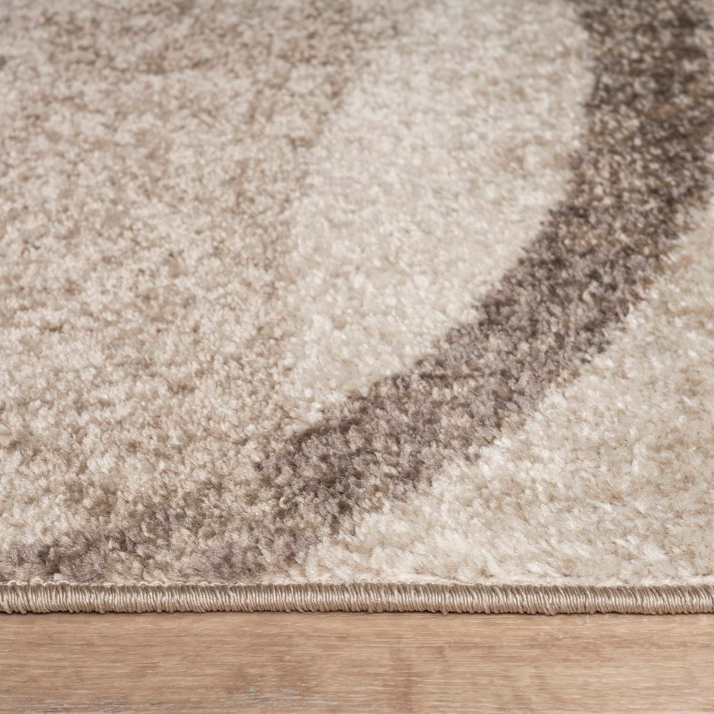 Cozy Brown Indoor Polypropylene Rug with Jute Backing