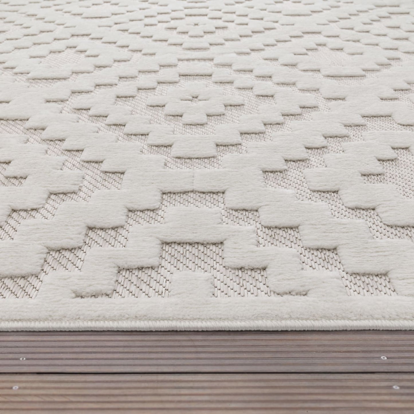 Cream Outdoor Rug with Soft Pile and Heating Safe