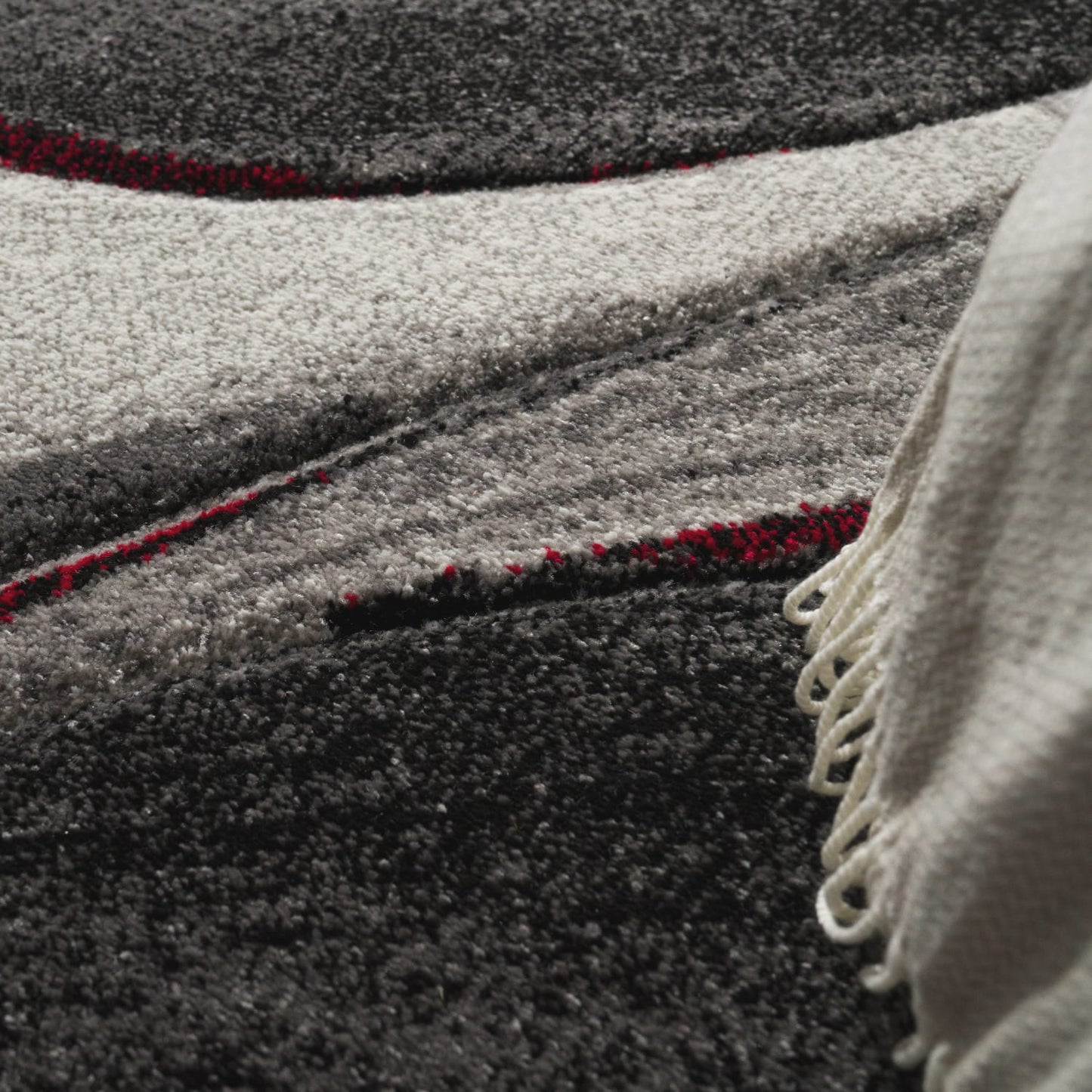 Red Interior Rug Plush Pile Durable Jute Backing