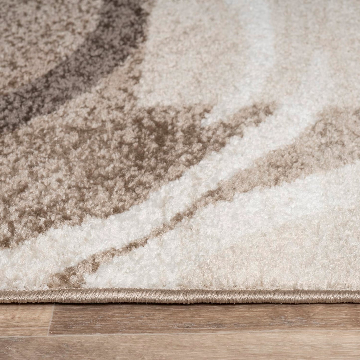 Cozy Brown Indoor Polypropylene Rug with Jute Backing